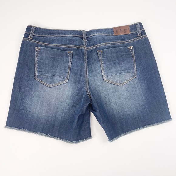 S&P by Standards and Practices Women’s Denim Shorts Size 31 Raw Hem Cutoff - Picture 2 of 9